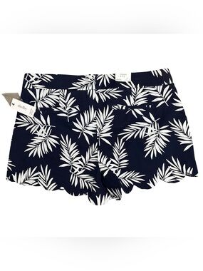 crown & ivy Shelby Palm Print Scalloped Hem Shorts NWT Size 16